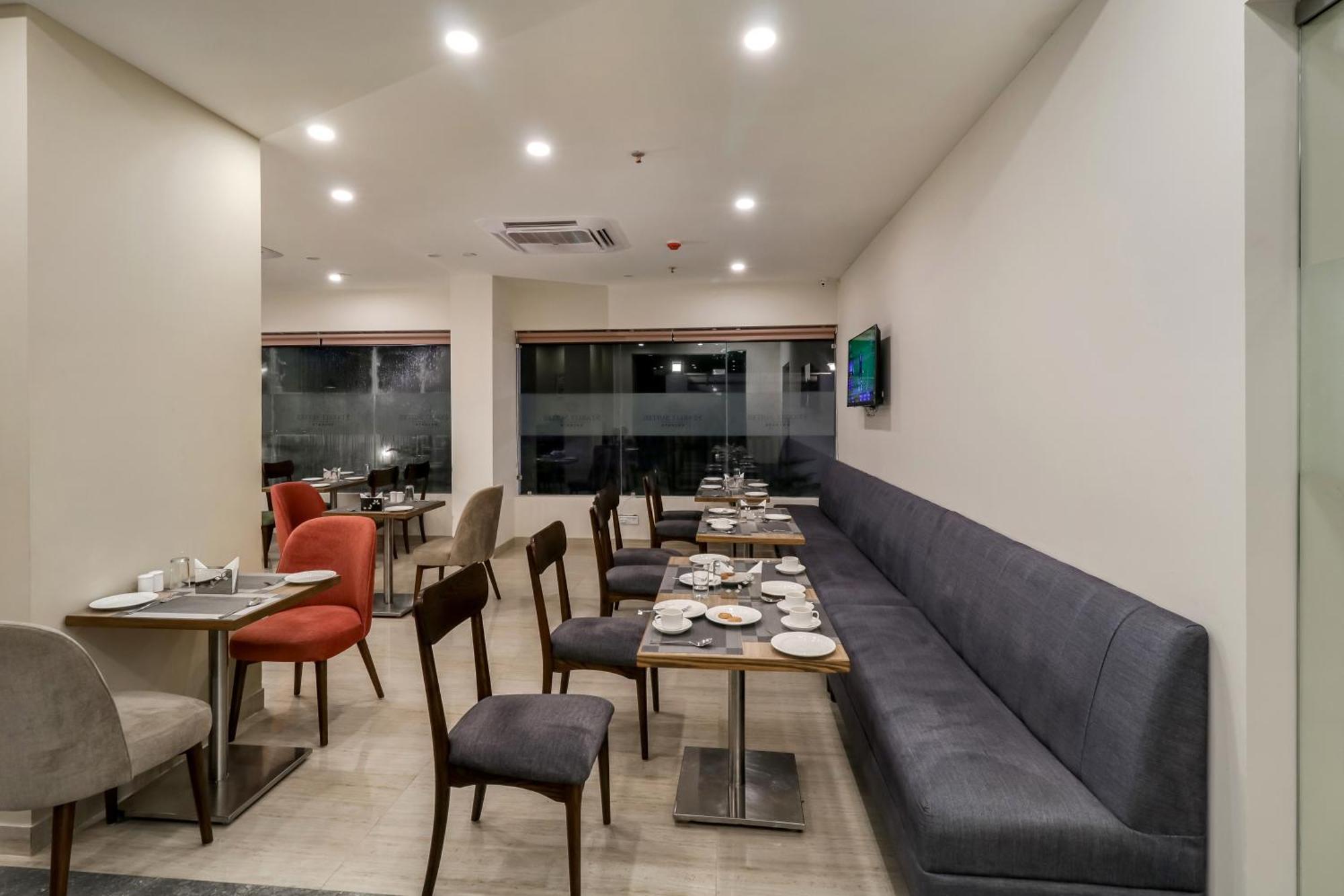Starlit Suites Newtown Kolkata Ngoại thất bức ảnh