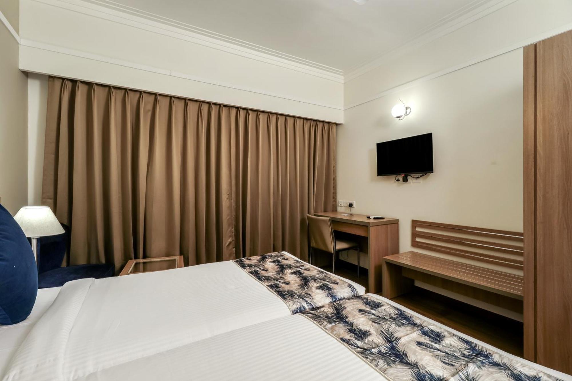 Starlit Suites Newtown Kolkata Ngoại thất bức ảnh