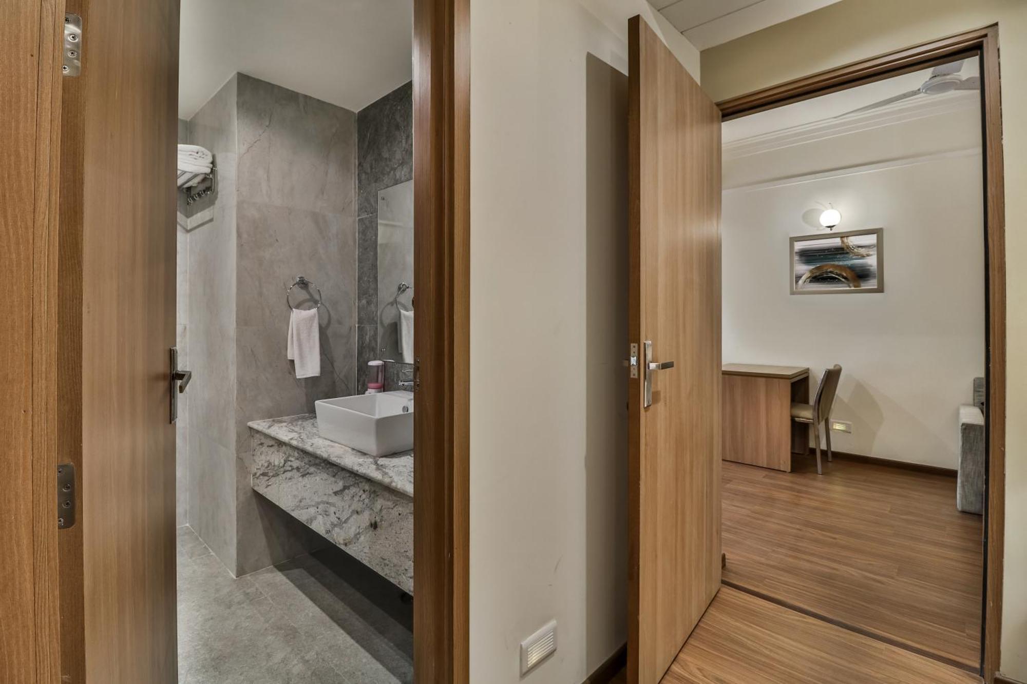 Starlit Suites Newtown Kolkata Ngoại thất bức ảnh